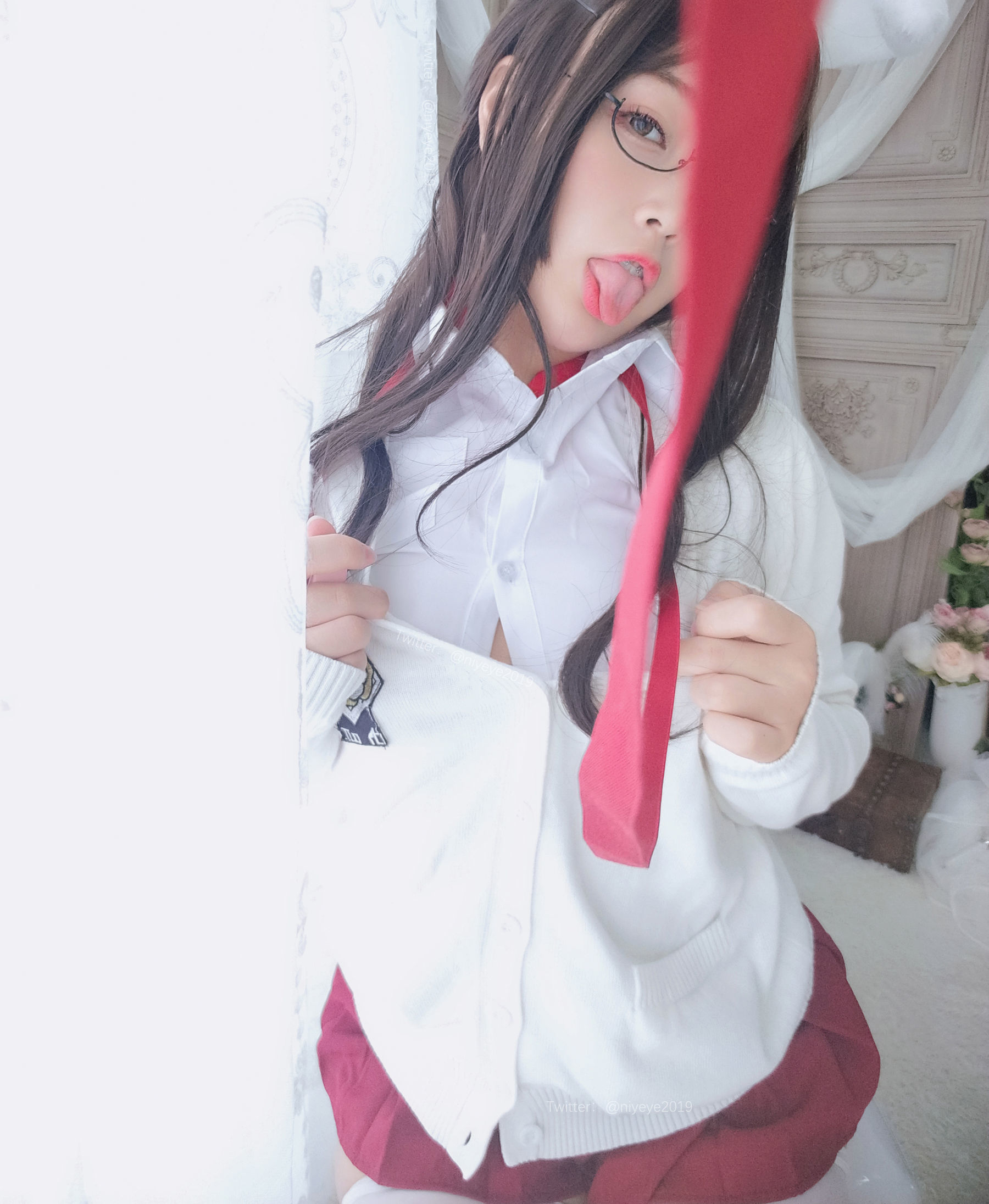 [网红COSER] 萌系小姐姐-白烨- - 发情期 写真集