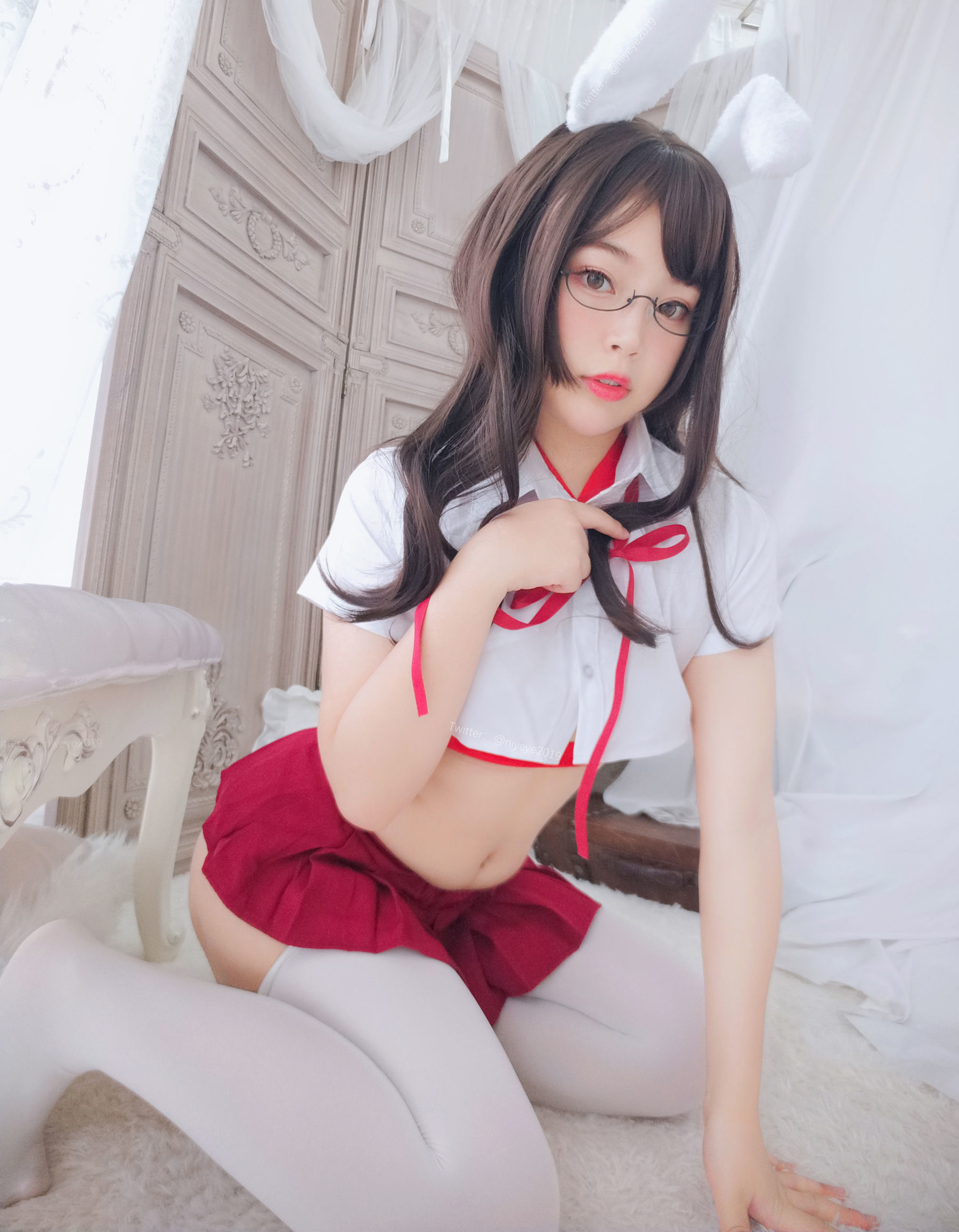 [网红COSER] 萌系小姐姐-白烨- - 发情期 写真集
