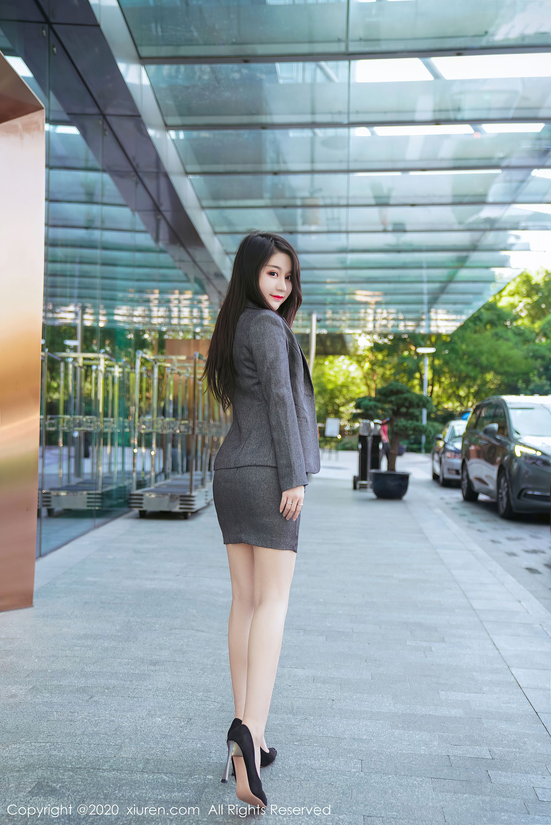 [秀人XiuRen] No.2628 美七Mia - 酒店剧情ol制服系列