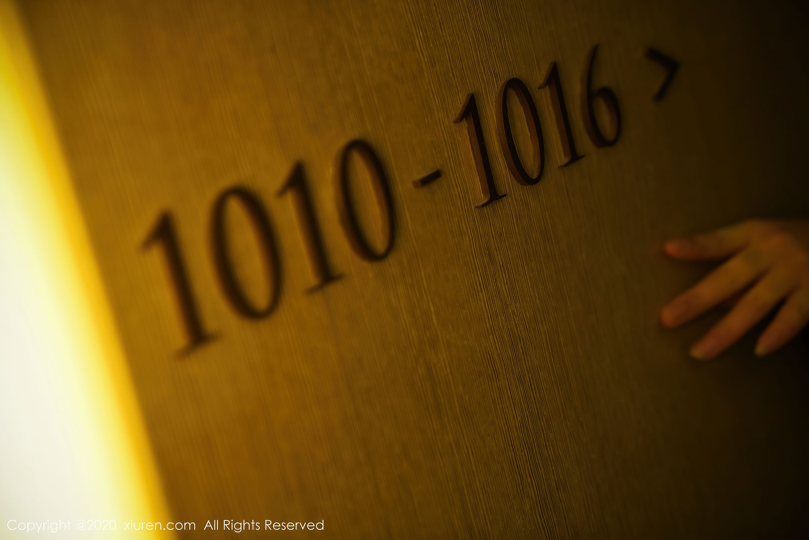 [秀人XiuRen] No.2628 美七Mia - 酒店剧情ol制服系列