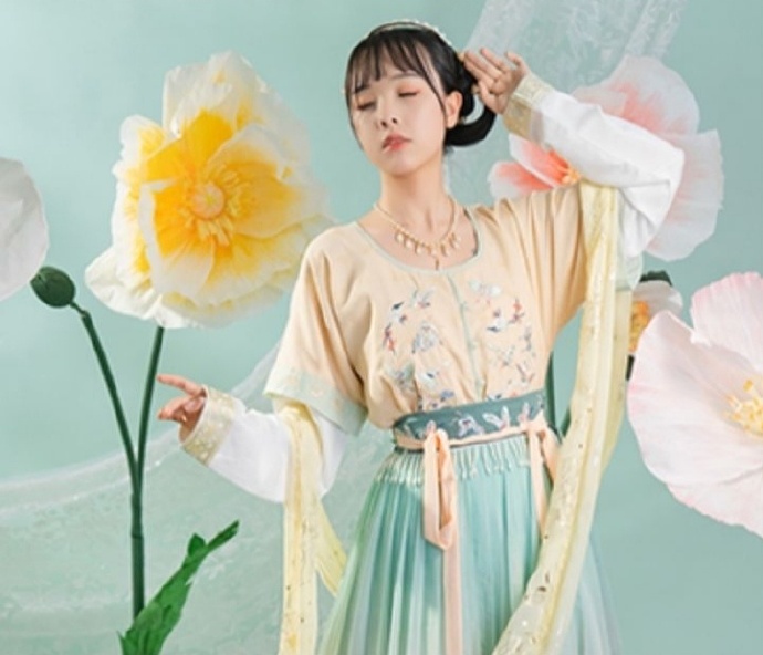 娇小玲珑汉服美女唯美古风摄影