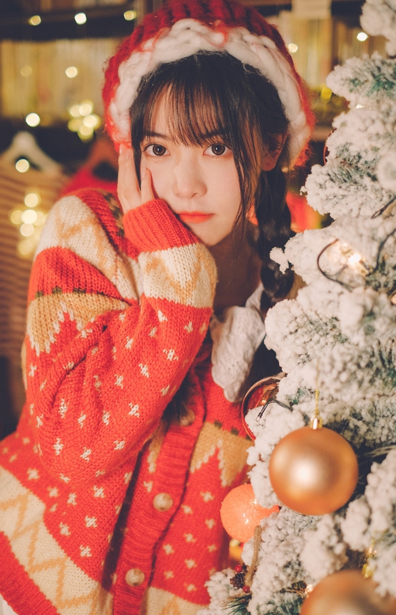 麻花辫美女白皙大长腿居家写真