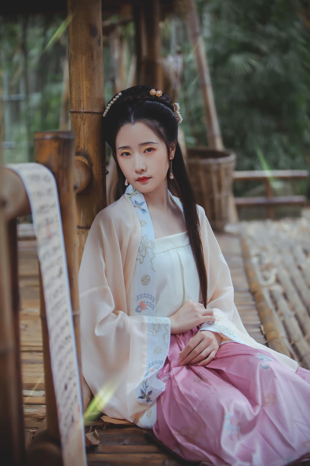 长发及腰汉服美女唯美古风摄影