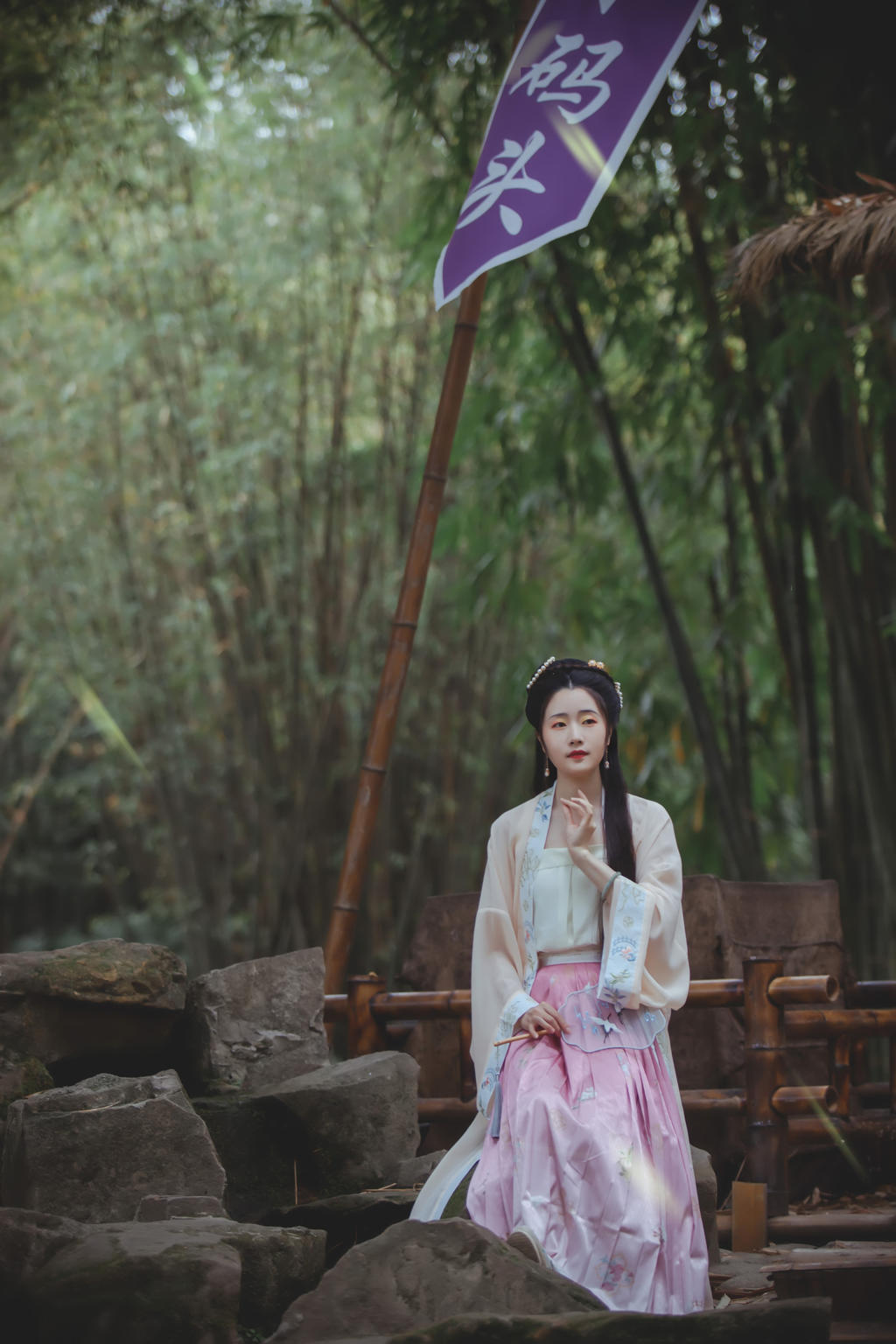 长发及腰汉服美女唯美古风摄影