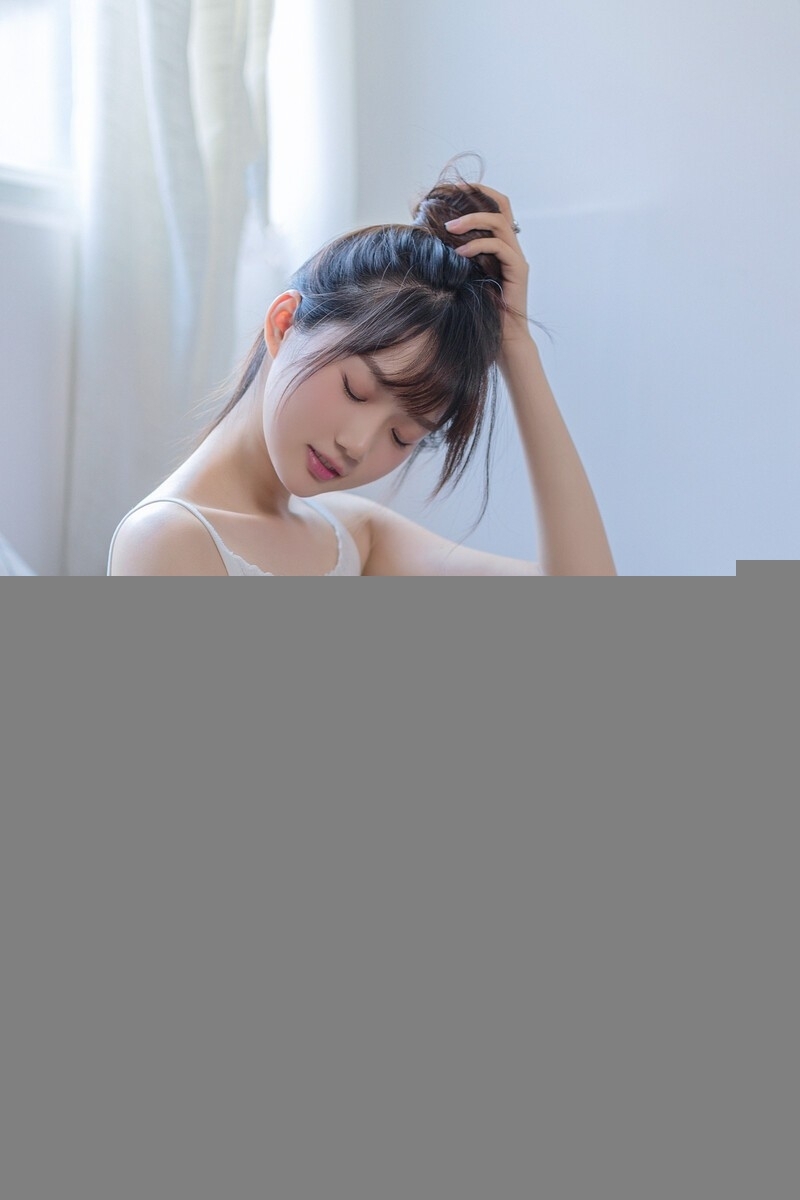 高马尾小姐姐超短裤大长腿图片