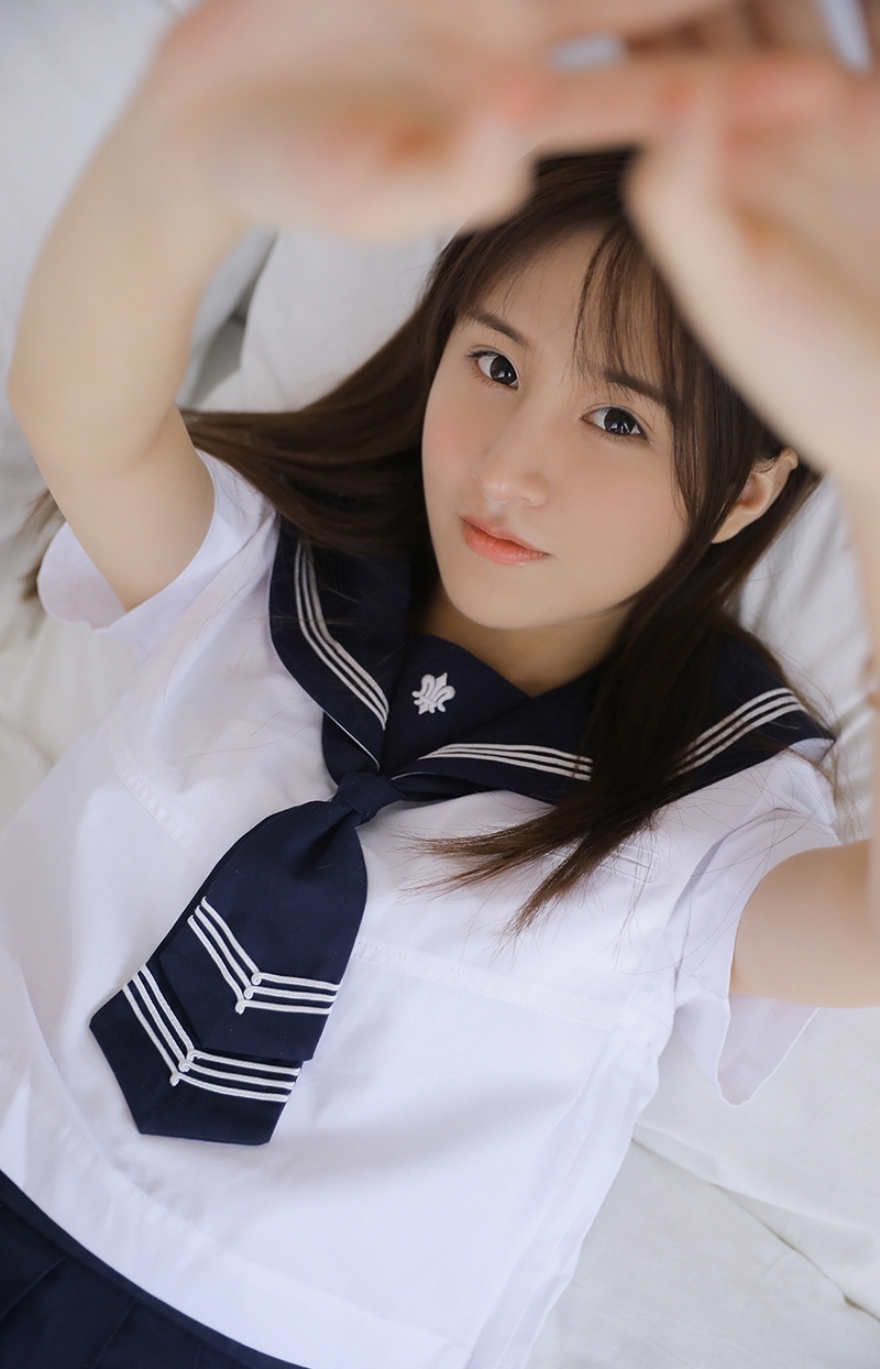 清纯水手服学生妹室内个人写真