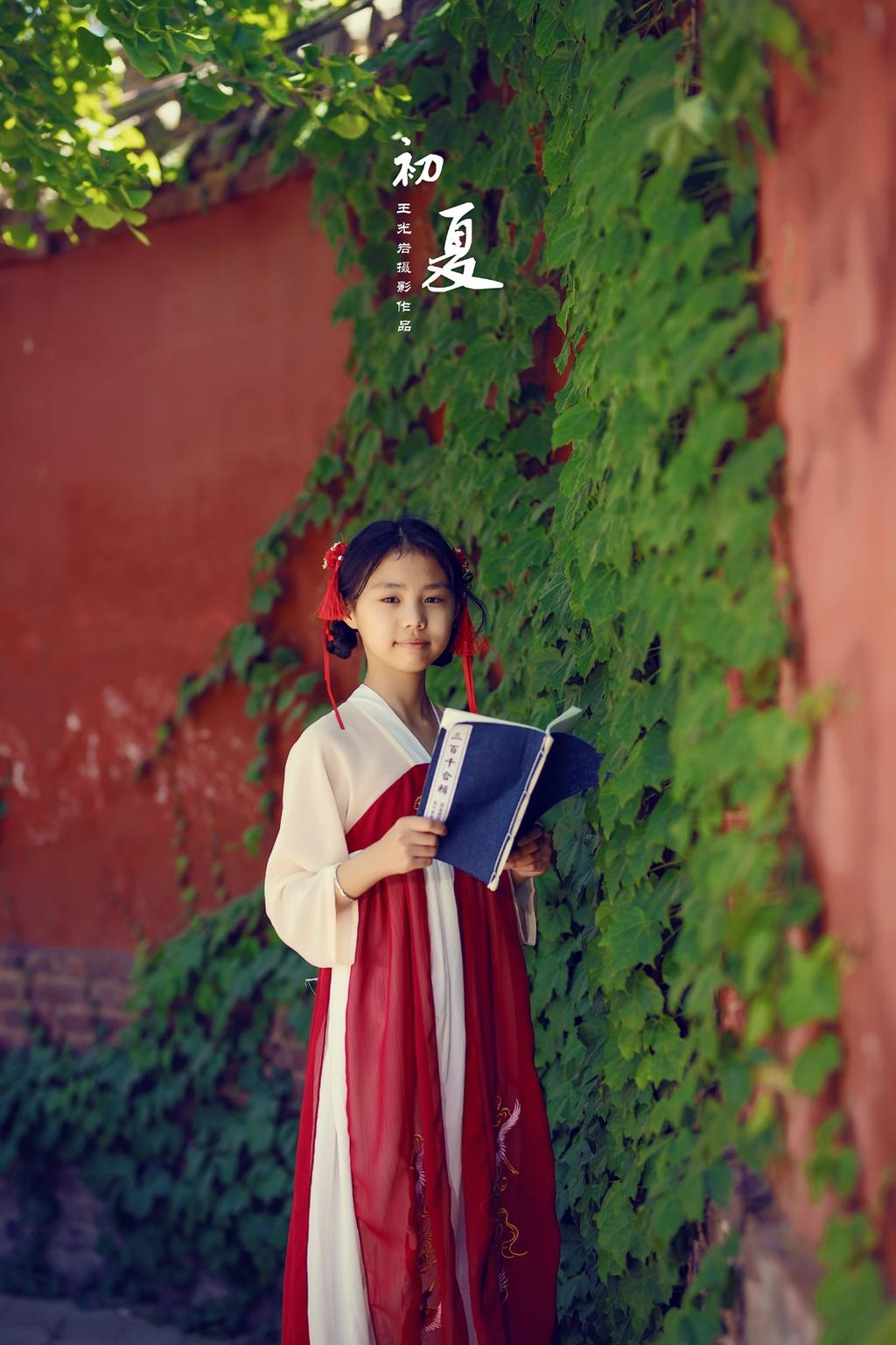 亭亭玉立汉服美女唯美古风摄影