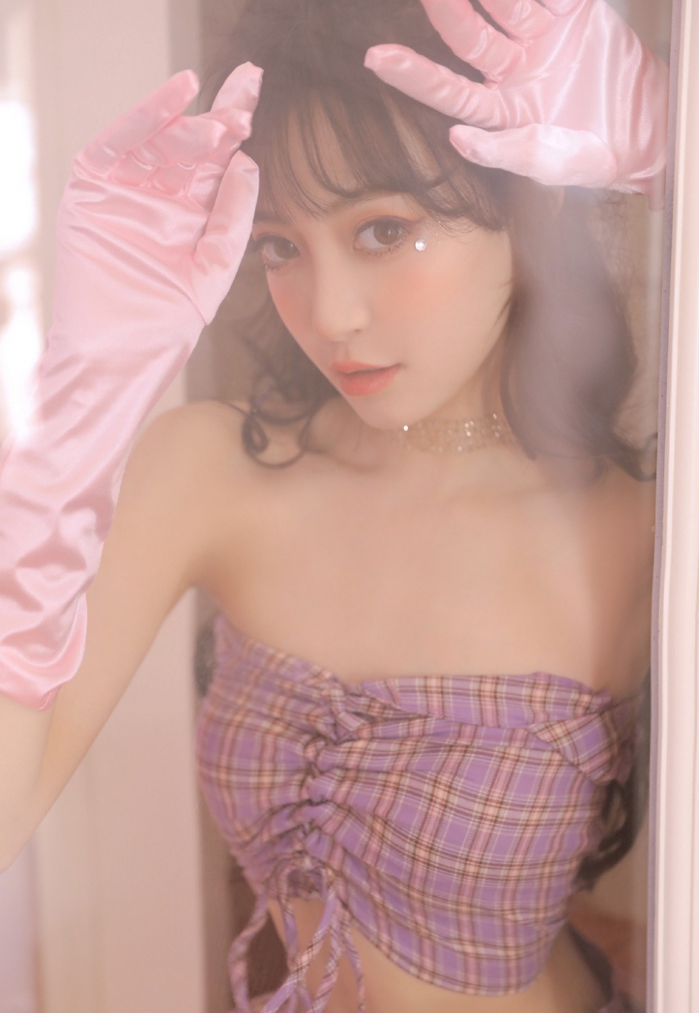 漂亮美眉小蛮腰大长腿私房写真