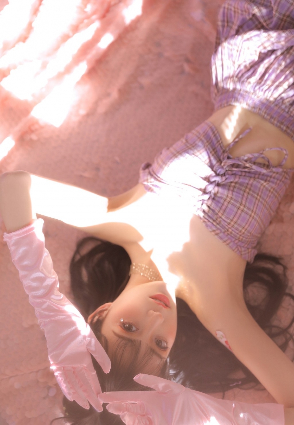 漂亮美眉小蛮腰大长腿私房写真