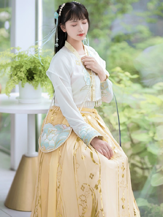 汉服美女肤白貌美清新脱俗美图