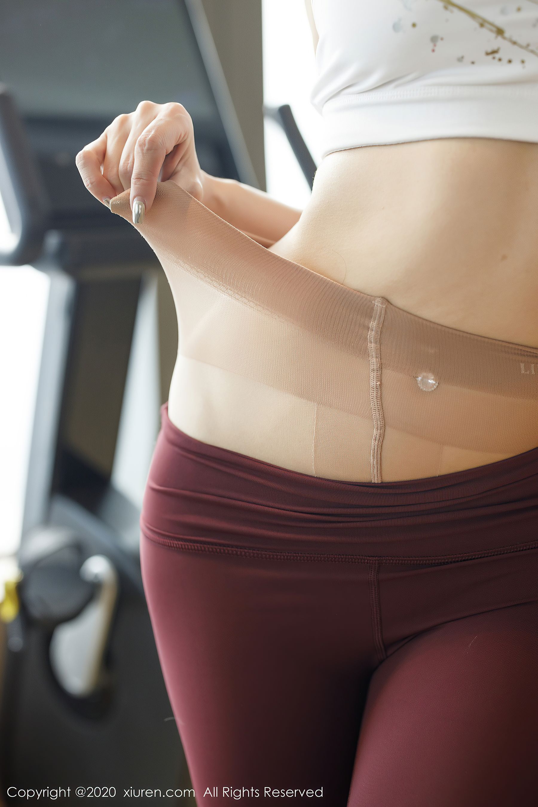 [秀人XIUREN] No.2332 果儿Victoria - 时尚运动内衣与极致丝袜