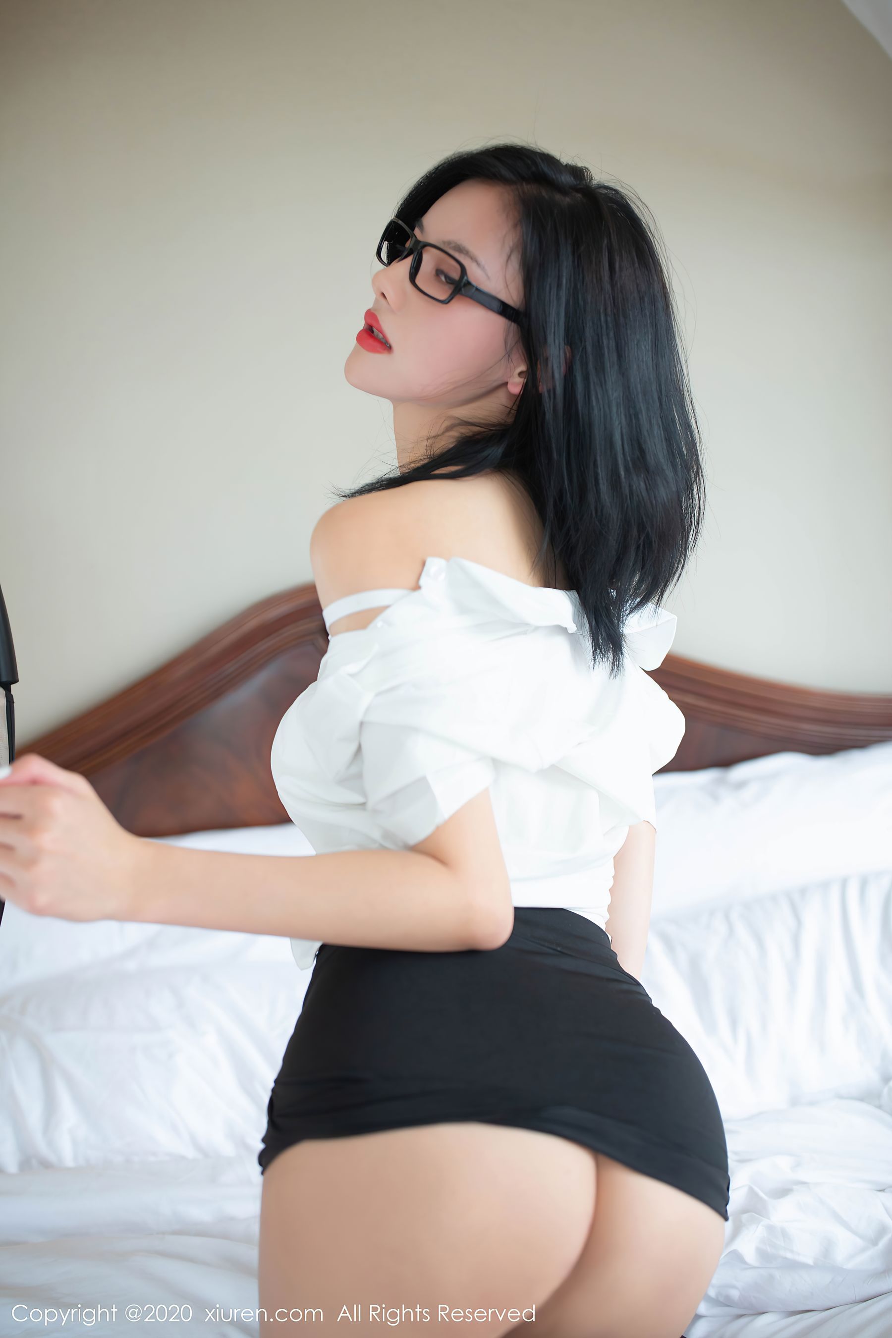 [秀人XiuRen] No.2658 就是阿朱啊 - 家访老师主题写真