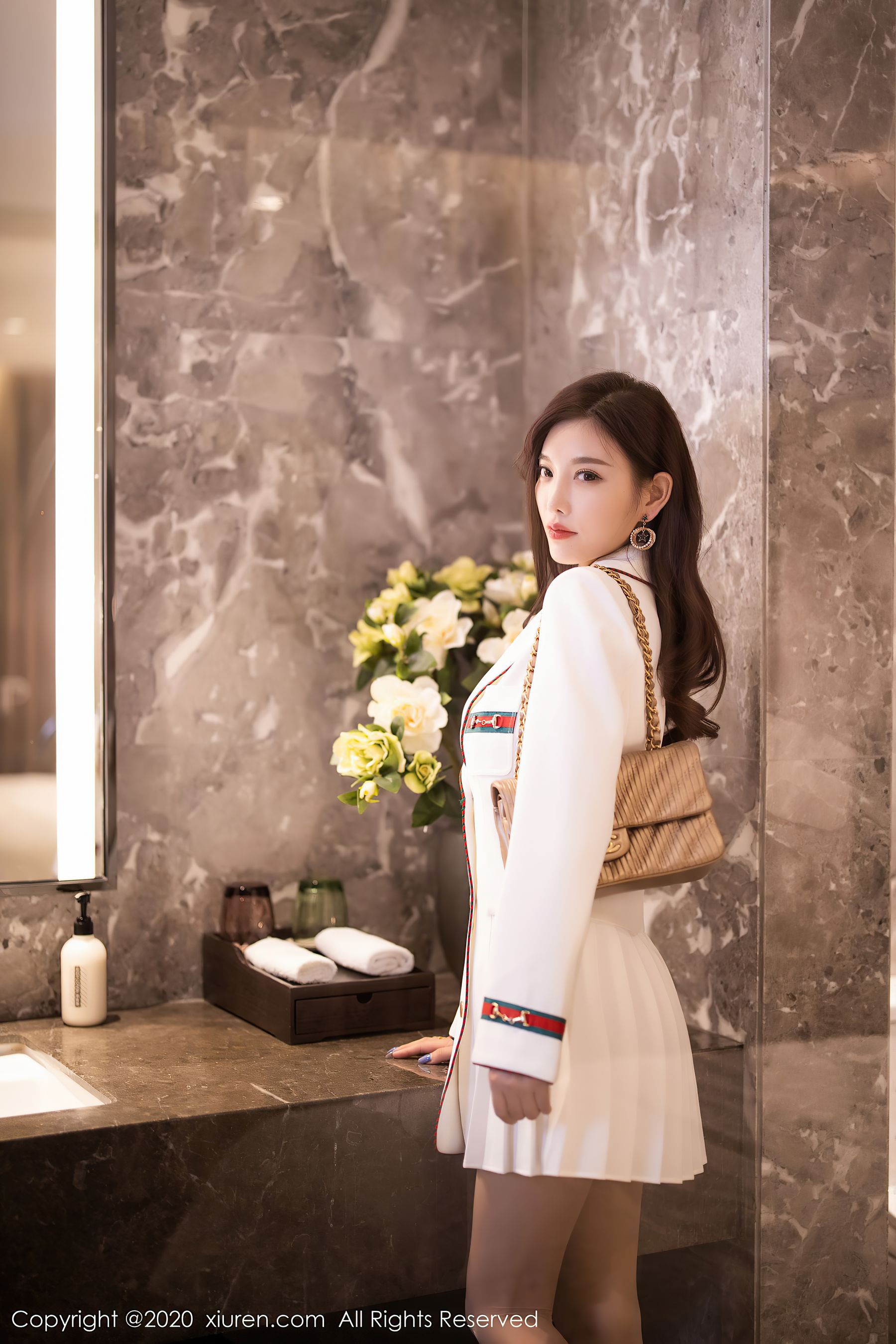 [秀人XiuRen] No.2671 杨晨晨sugar - 西装制服+猩红镂空内衣