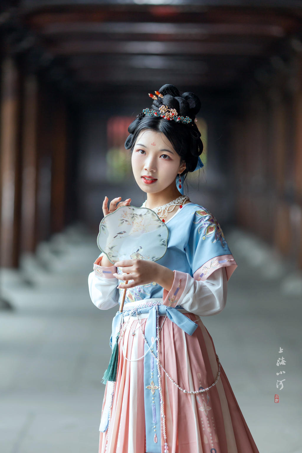 汉服美女翩翩起舞唯美古风摄影