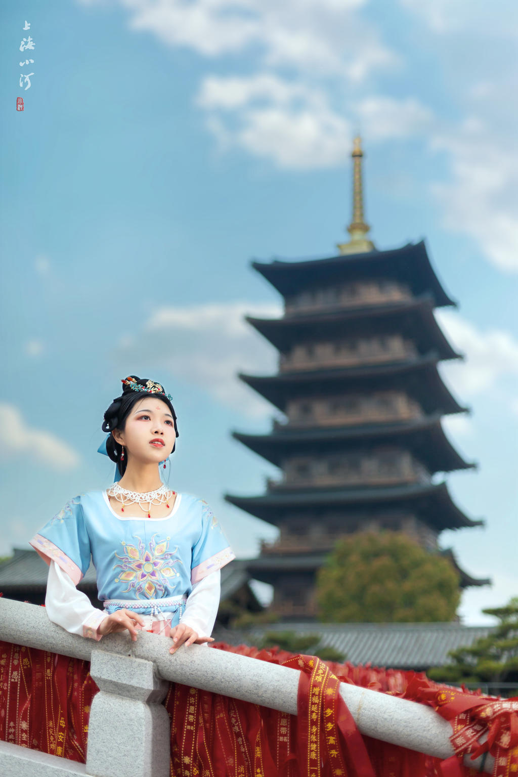 汉服美女翩翩起舞唯美古风摄影