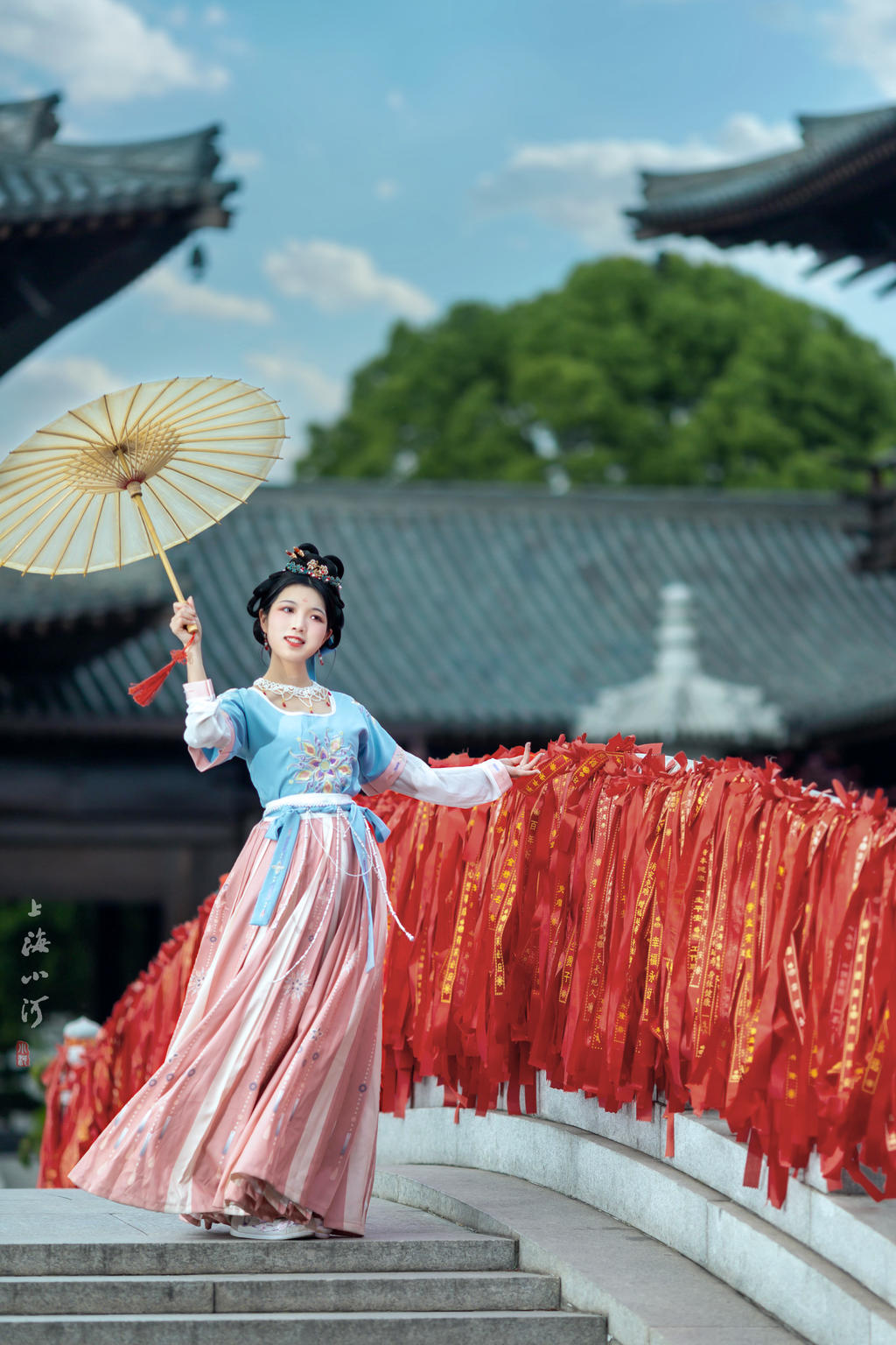 汉服美女翩翩起舞唯美古风摄影