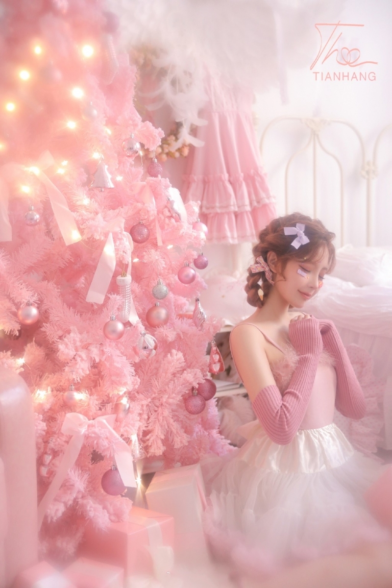 粉嫩小妹吊带短裙梦幻唯美写真