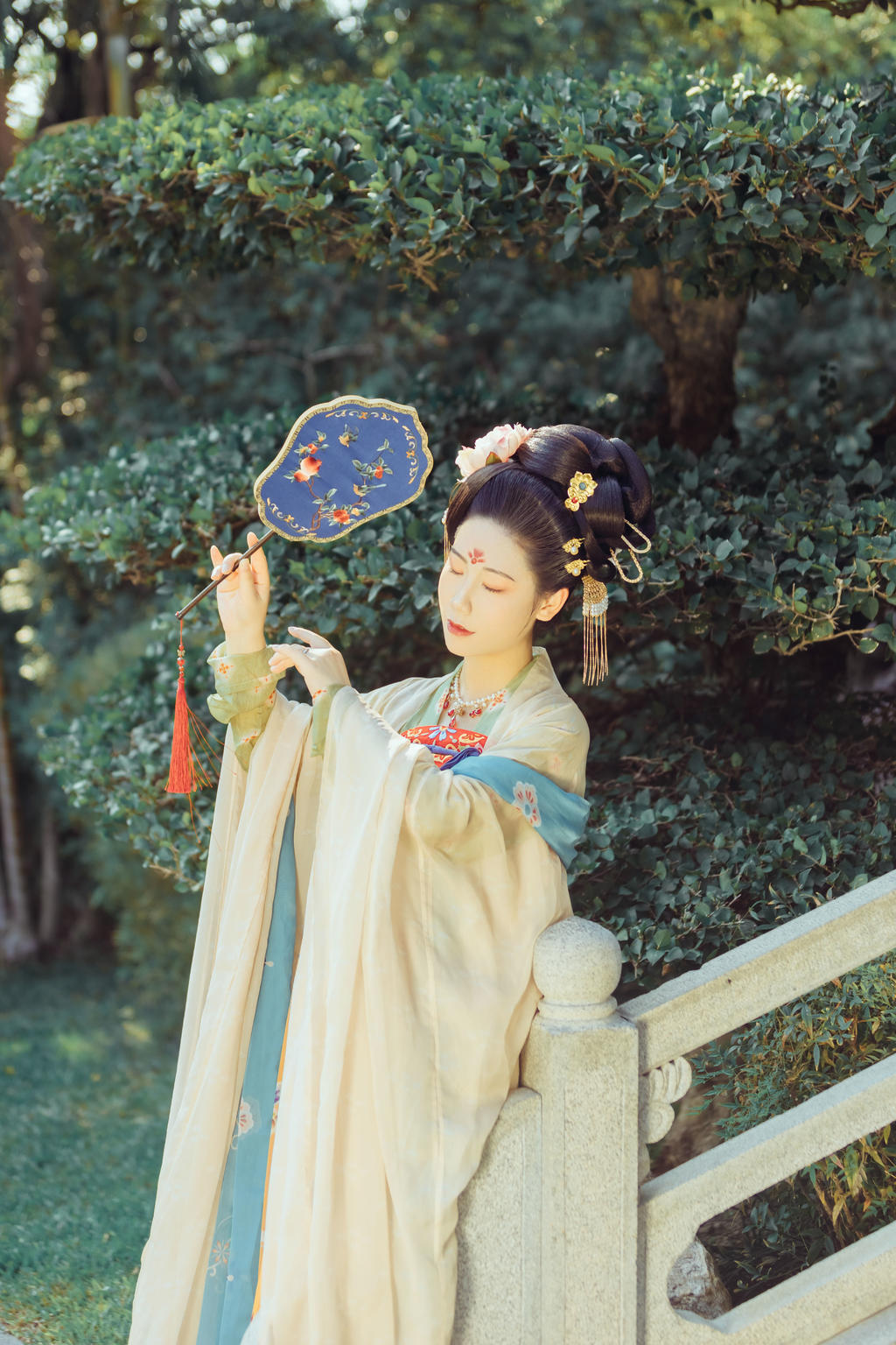 汉服美女雍容华贵唯美古风摄影