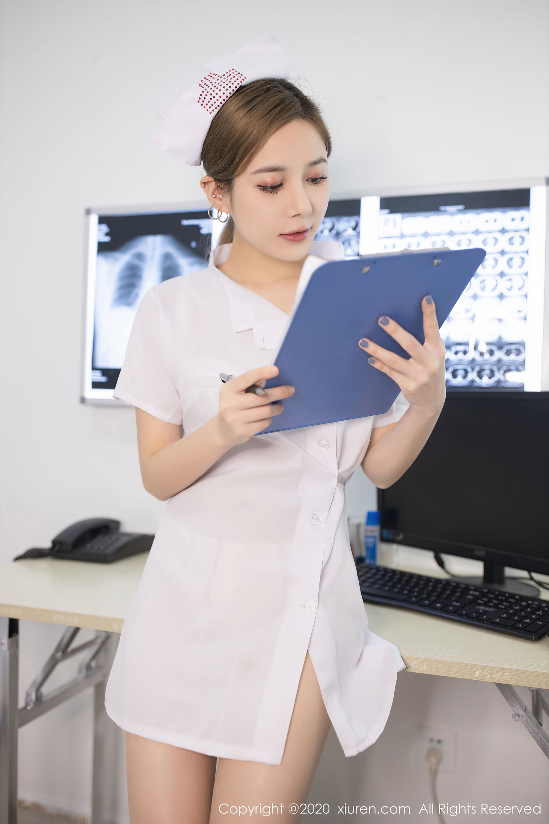 [秀人XiuRen] No.2743 鱼子酱Fish - 护士打针主题系列