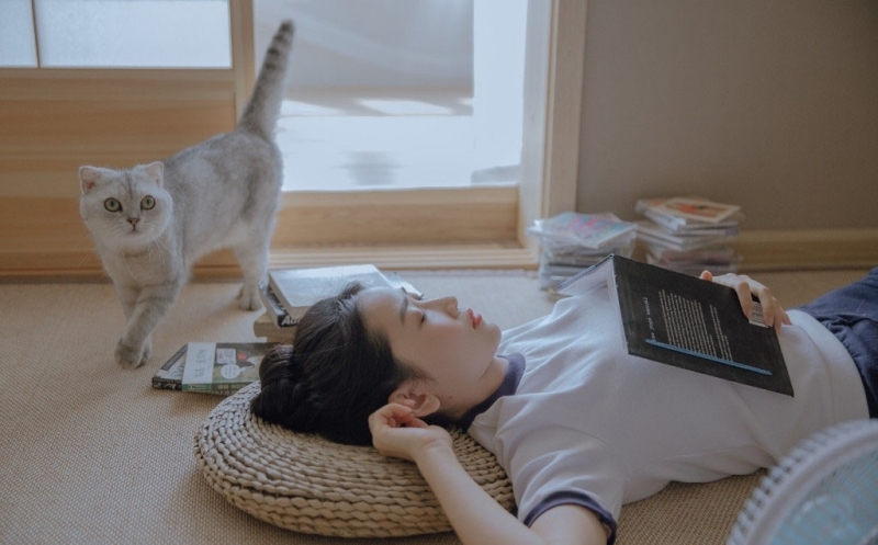 丸子头美女休闲体操服精选图片