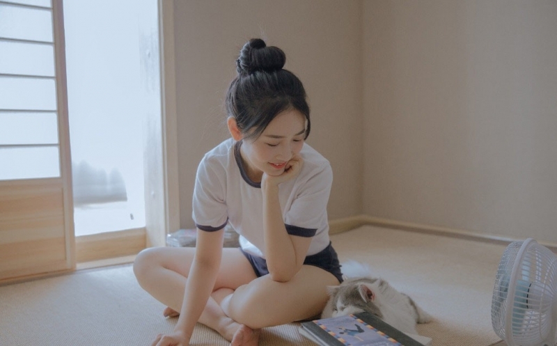 丸子头美女休闲体操服精选图片