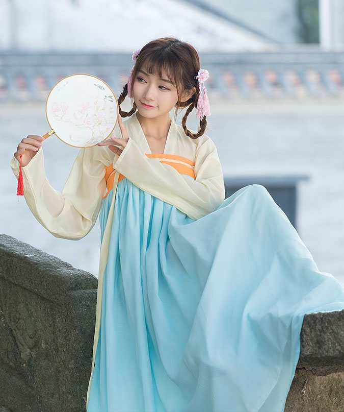 楚楚动人汉服美女唯美古风摄影