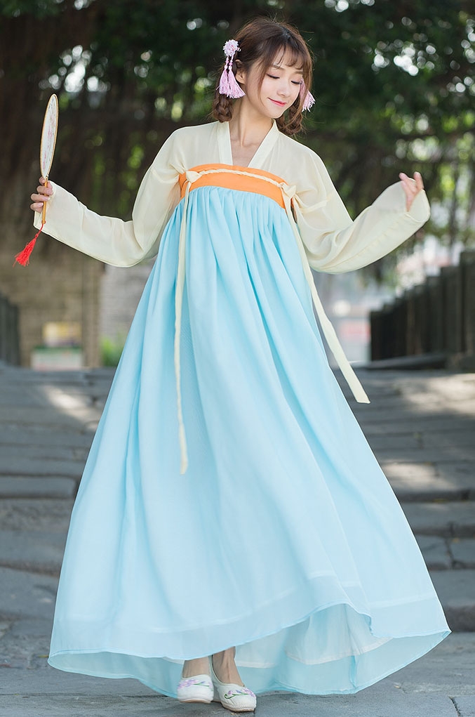 楚楚动人汉服美女唯美古风摄影