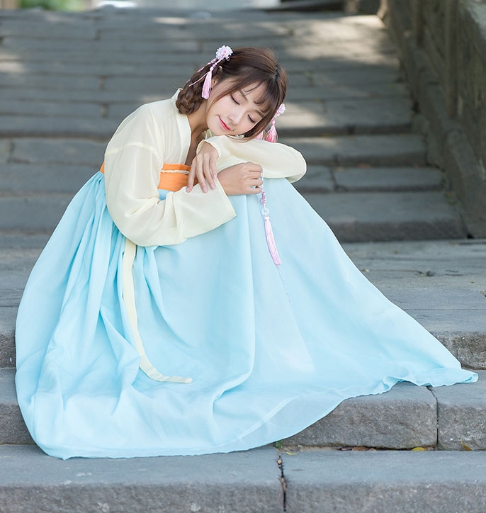 楚楚动人汉服美女唯美古风摄影