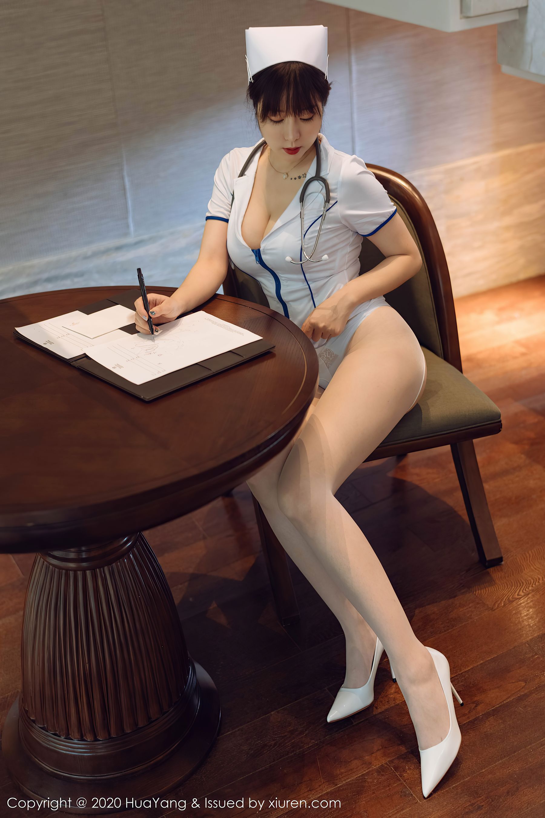 [花漾HuaYang] Vol.330 王雨纯 - 护士长的私人温柔体贴服务哦~