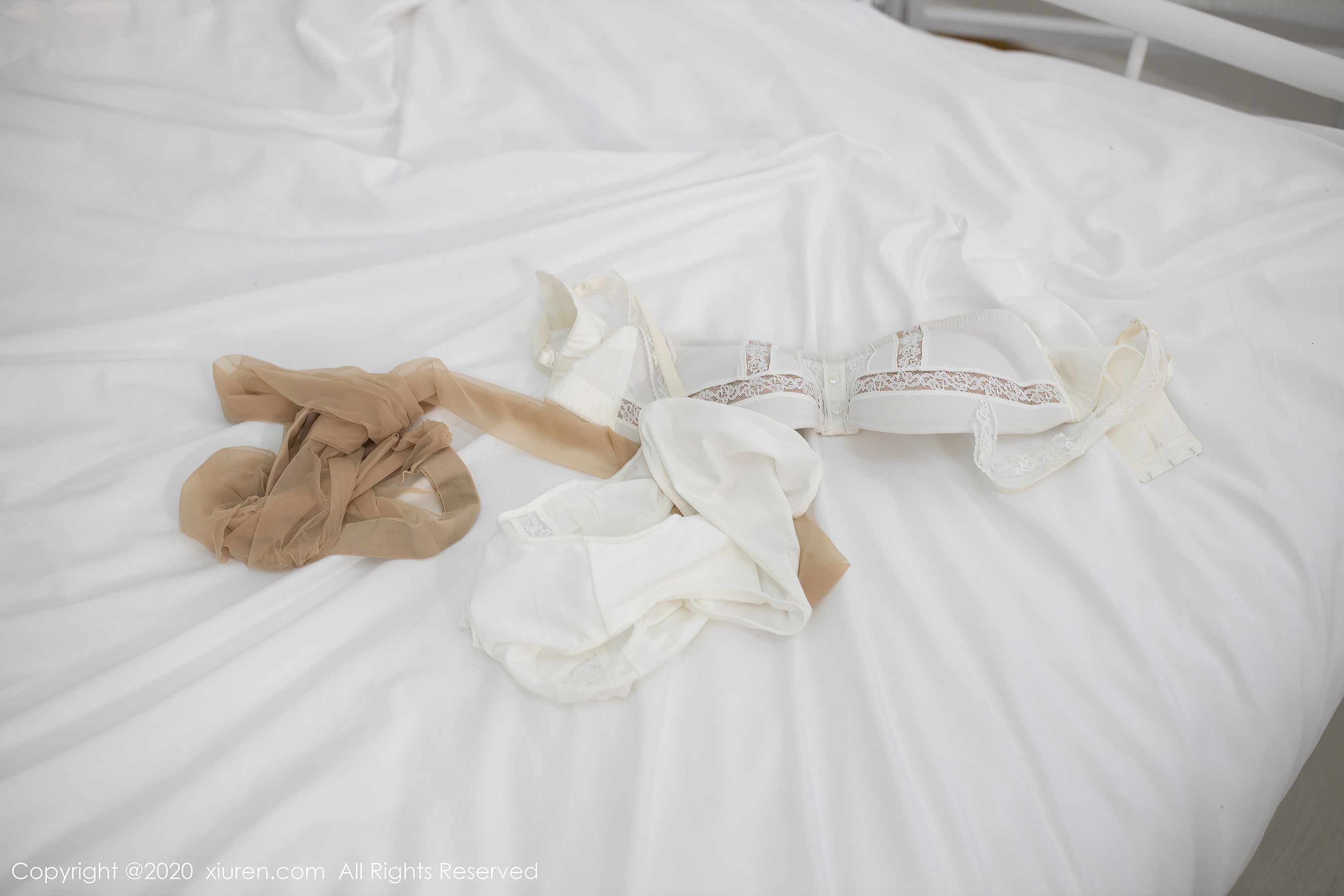 [秀人XiuRen] No.2743 鱼子酱Fish - 护士打针主题系列