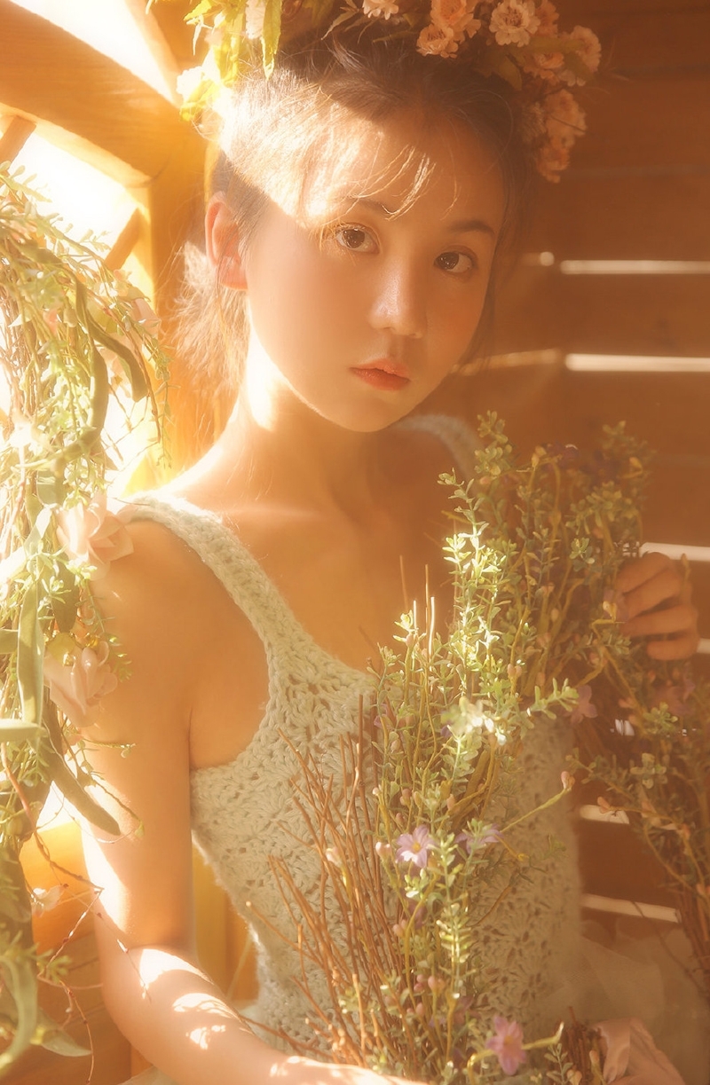 可爱丸子头美少女唯美逆光摄影