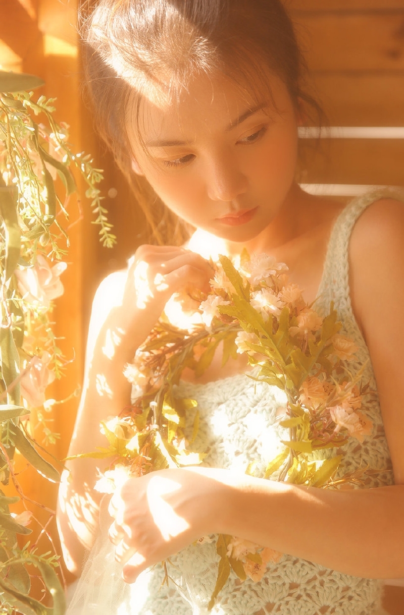 可爱丸子头美少女唯美逆光摄影