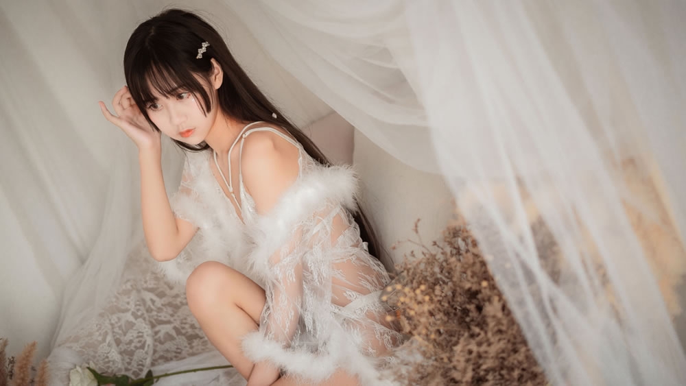 COS美少女萌芽儿o0 《毛绒内衣》