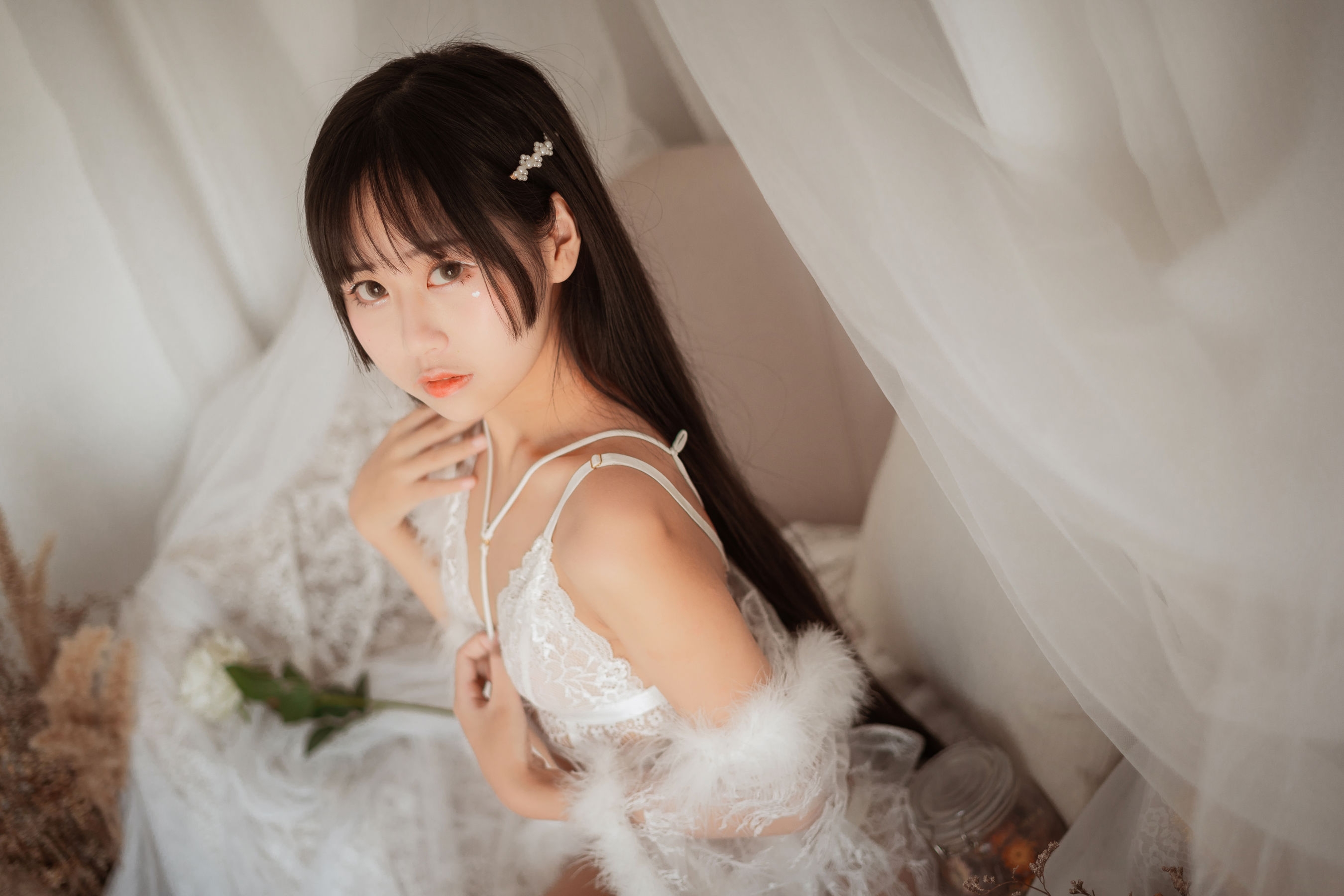 COS美少女萌芽儿o0 《毛绒内衣》