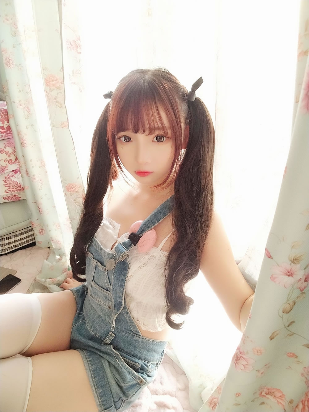 [网红Coser] 古川kagura 《牛仔吊带短裤》