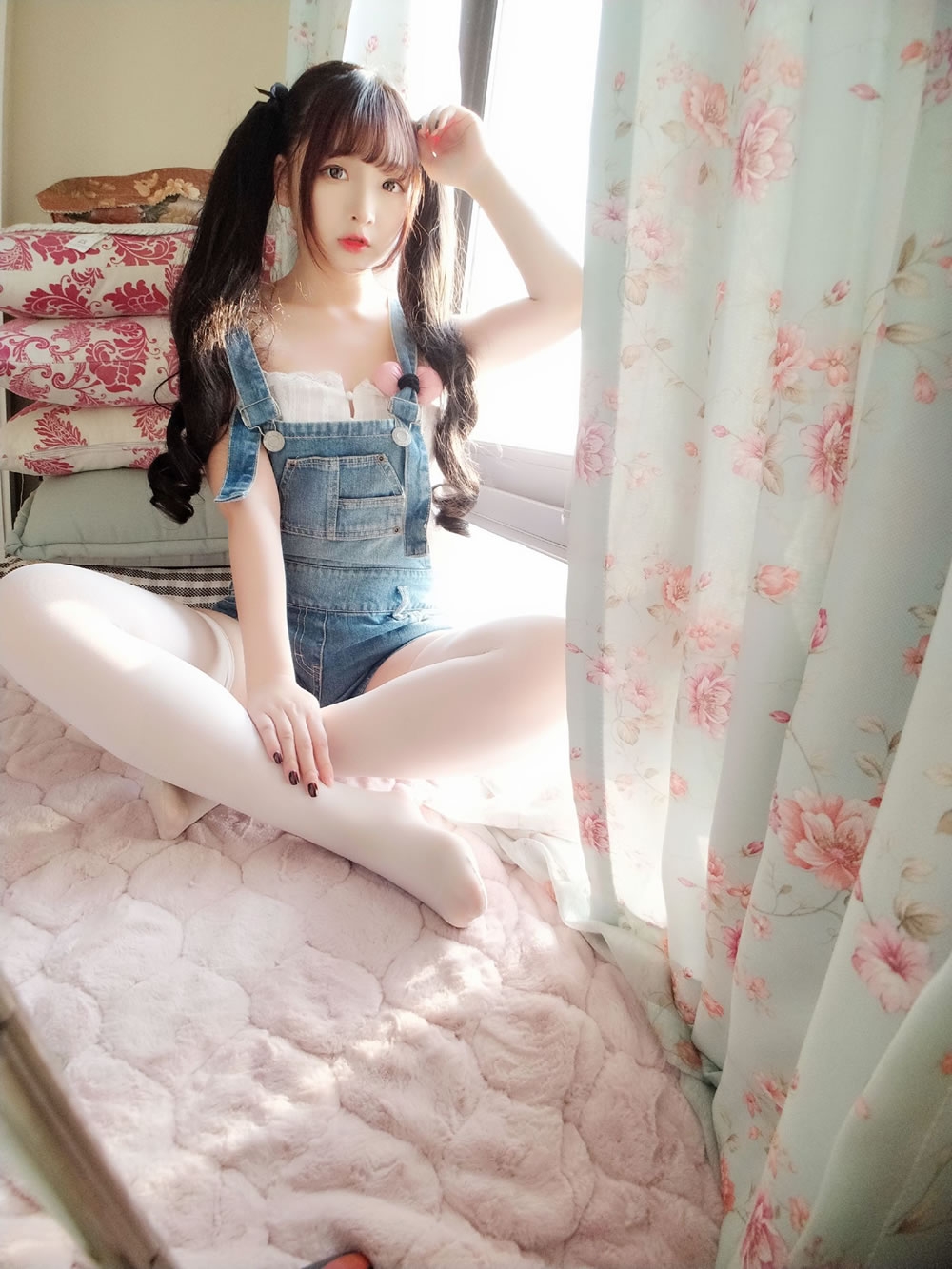 [网红Coser] 古川kagura 《牛仔吊带短裤》