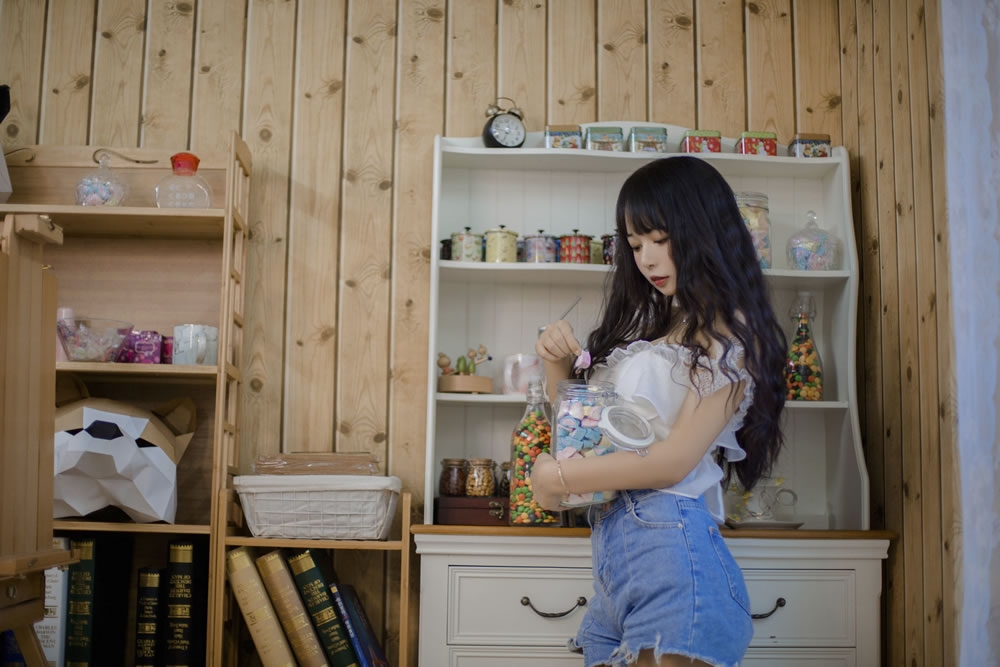 [美女Coser] 黑猫猫OvO 《客厅》