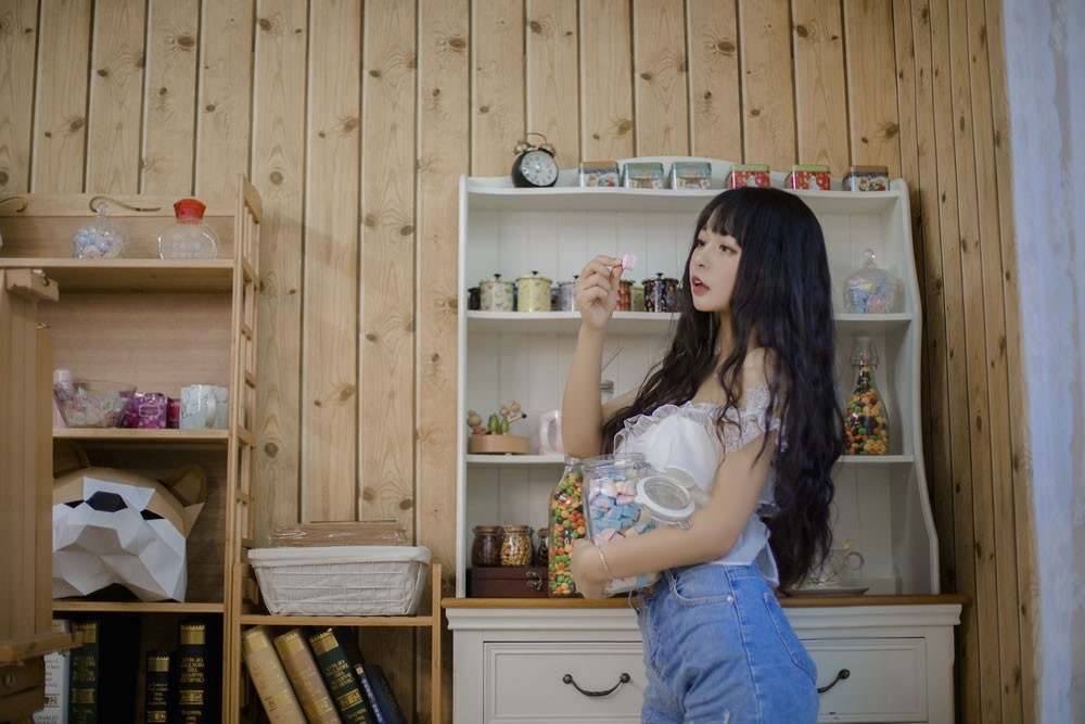 [美女Coser] 黑猫猫OvO 《客厅》