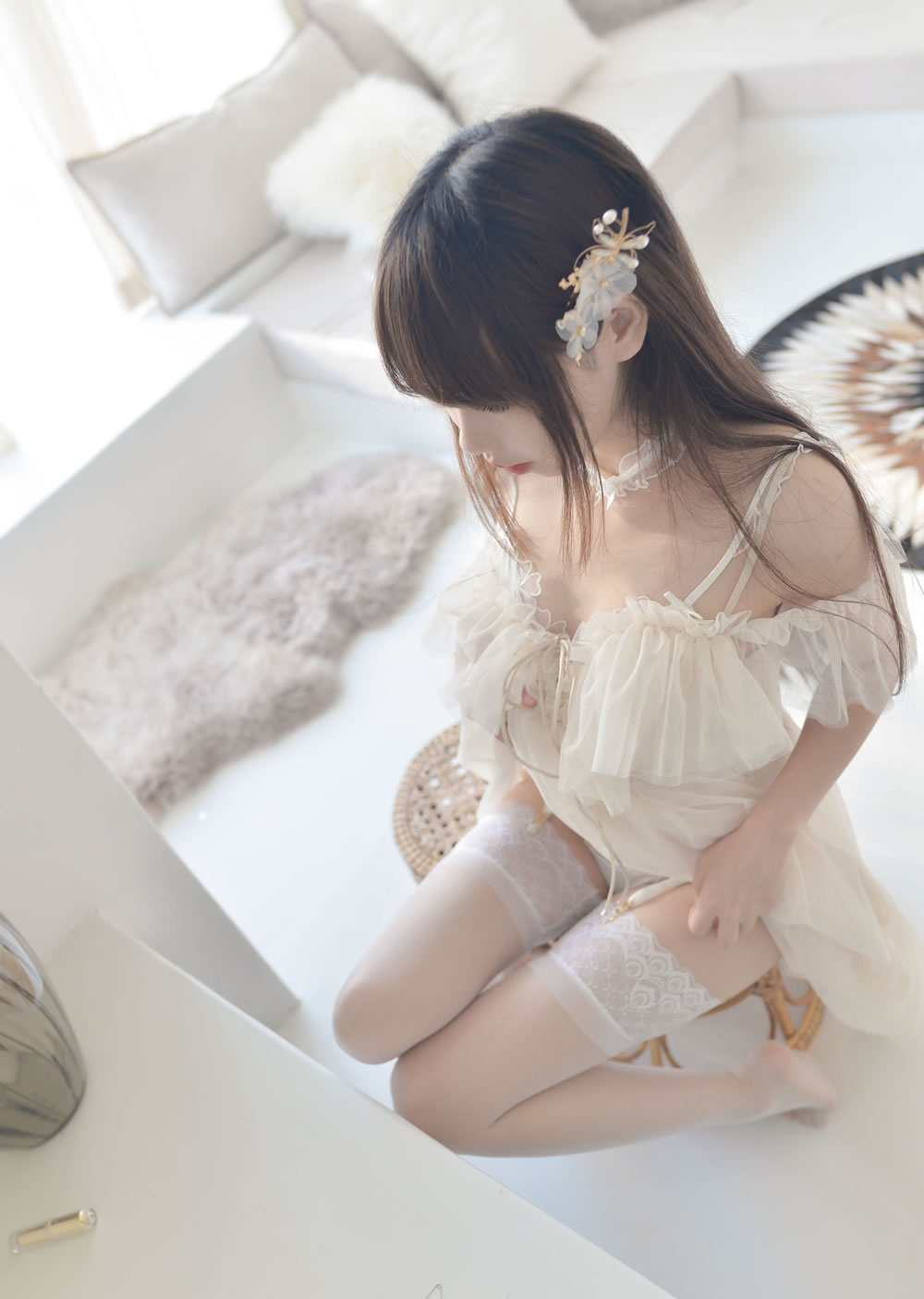 Cos小姐姐雪琪SAMA 《真空激凸吊带白丝》