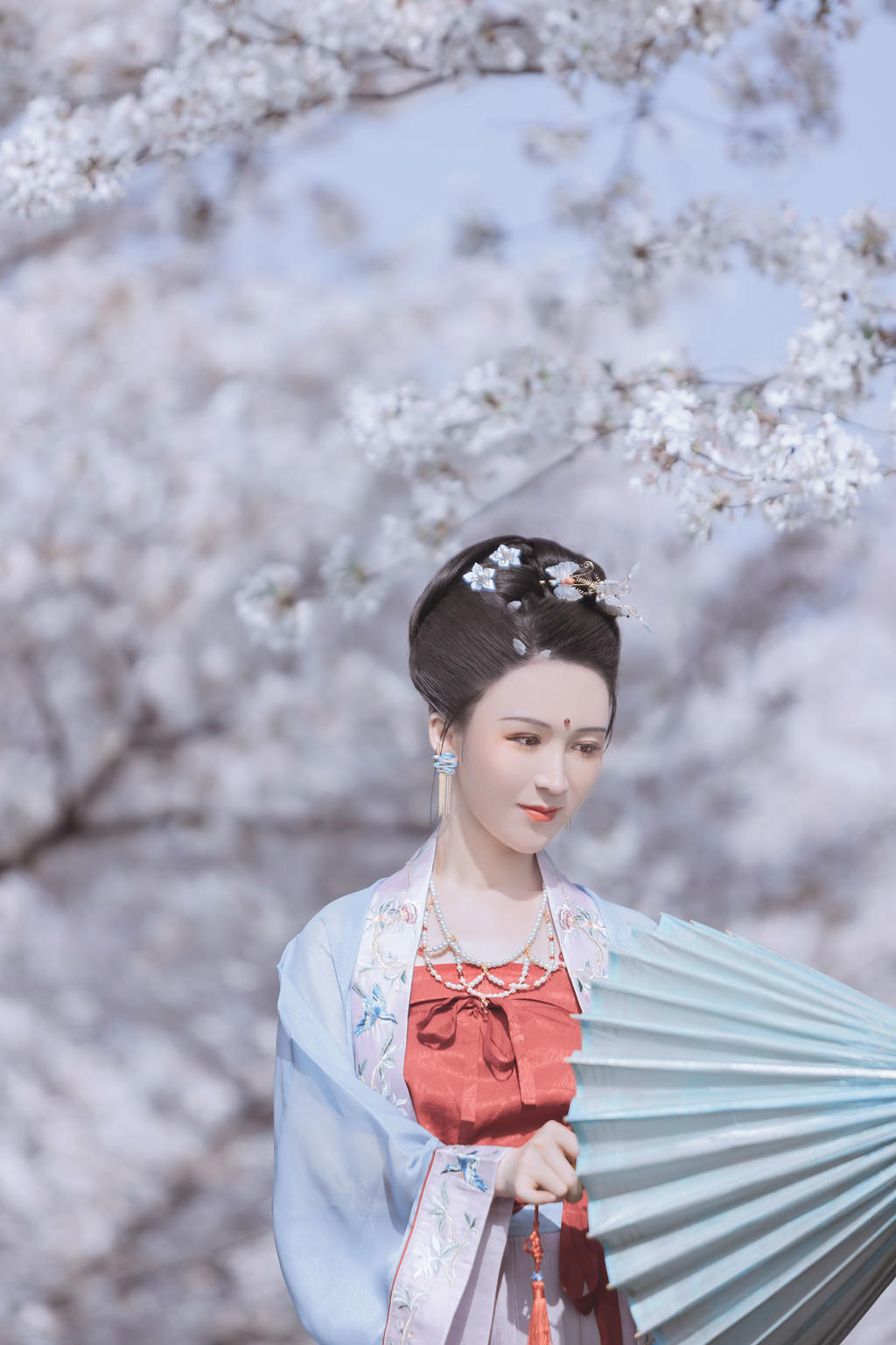 古装美女面若桃花肤若凝脂写真