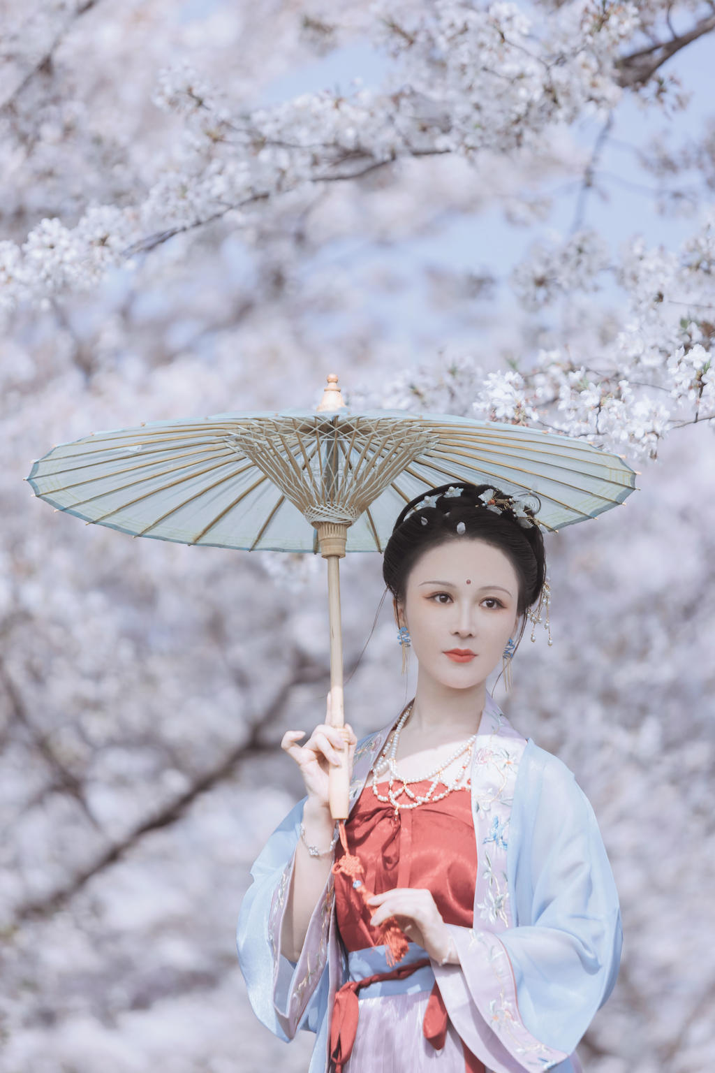 古装美女面若桃花肤若凝脂写真