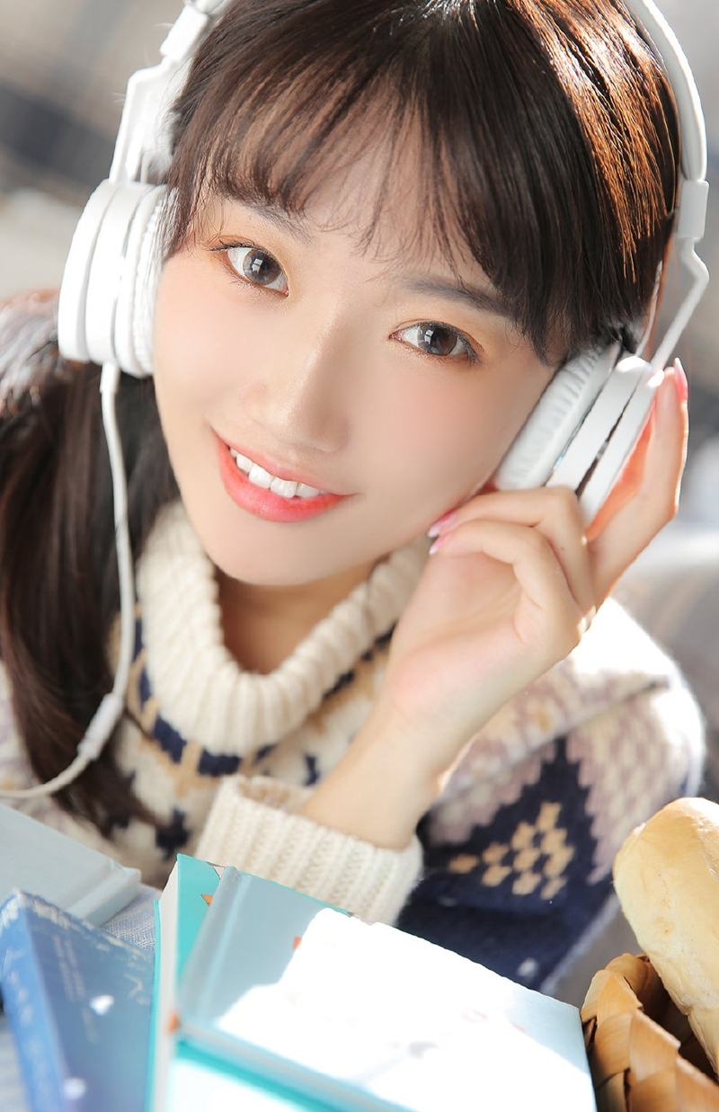 齐刘海萌妹子青春靓丽精选图片