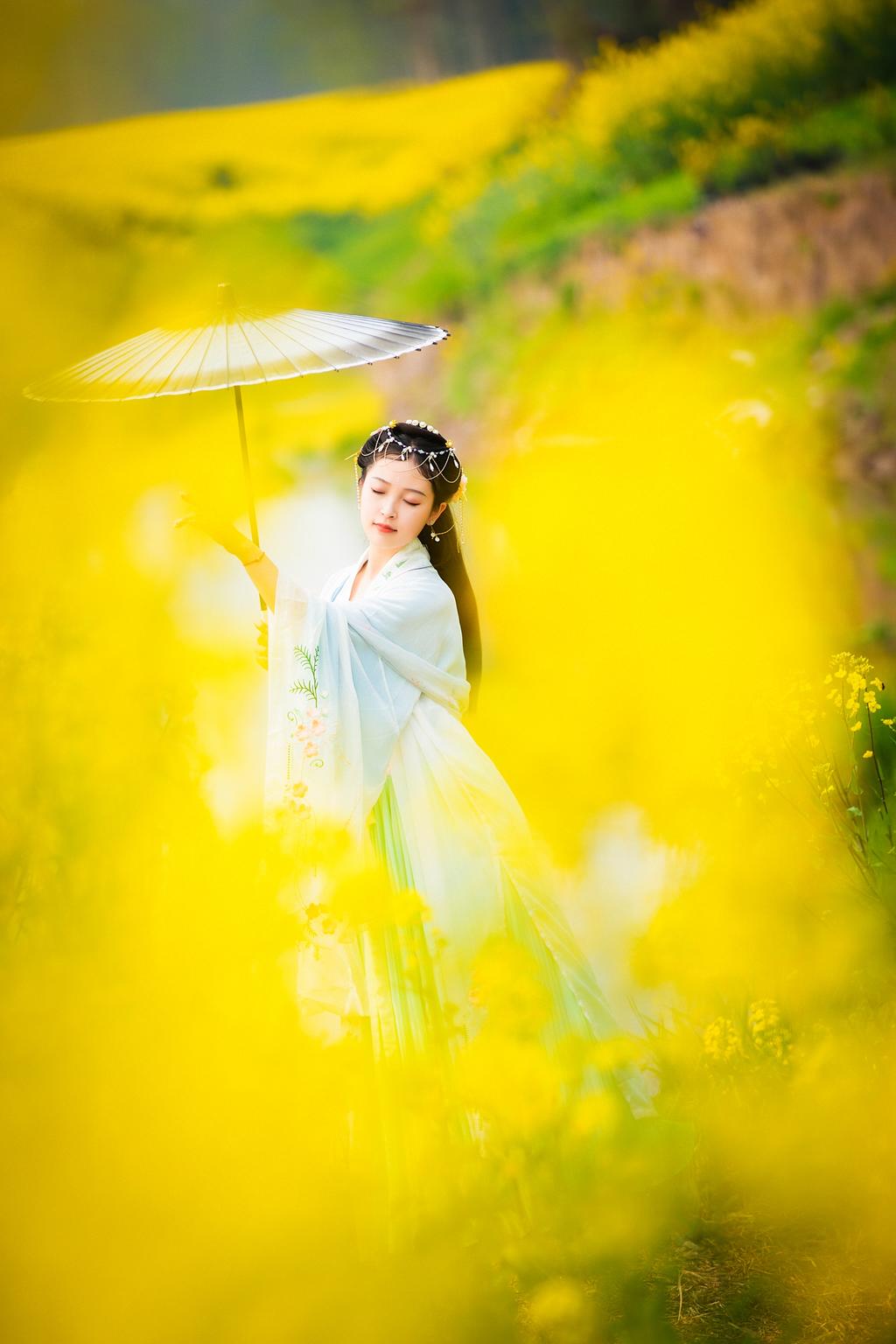 汉服美女油菜花田唯美古风摄影
