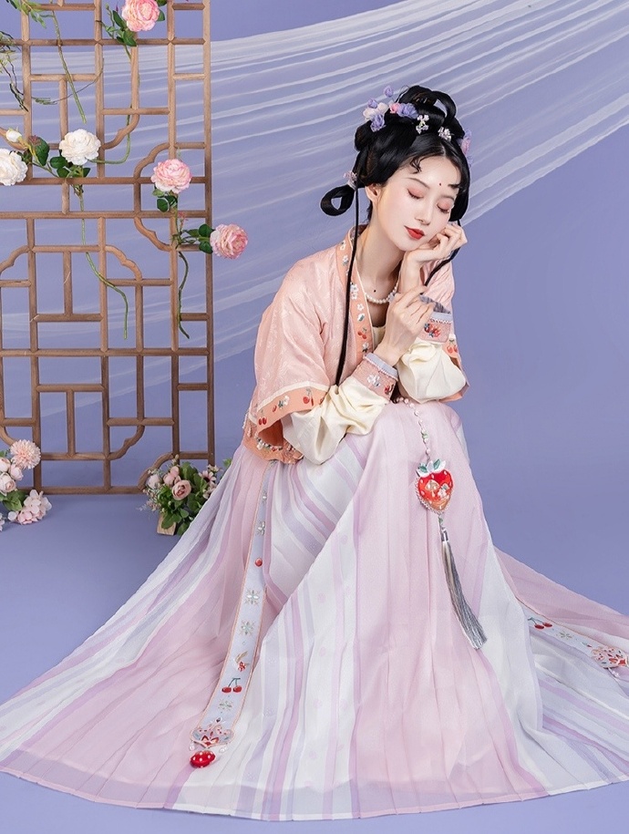 俏皮可爱汉服美女唯美古风摄影