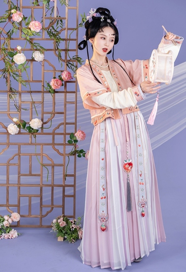 俏皮可爱汉服美女唯美古风摄影