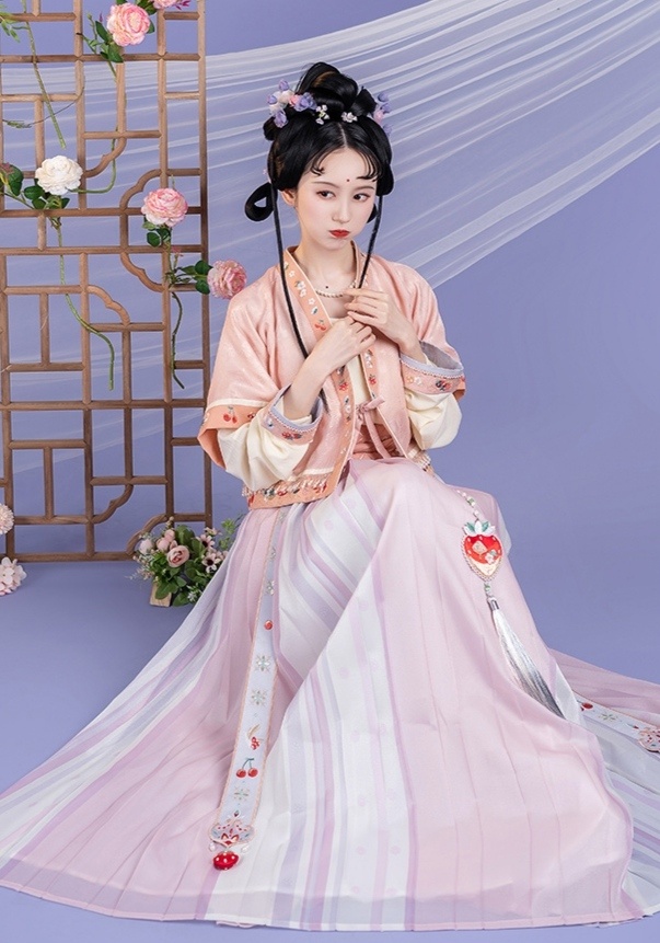 俏皮可爱汉服美女唯美古风摄影