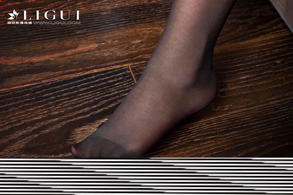 [丽柜Ligui] Model 语寒 《黑丝蕾丝情》