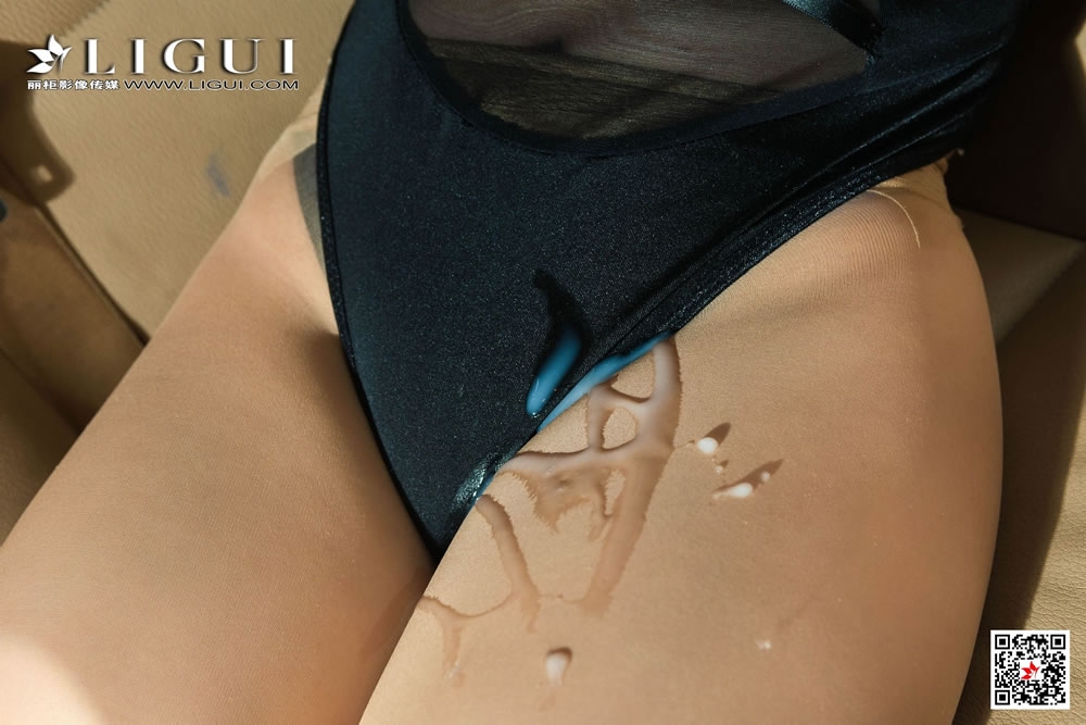 [丽柜Ligui] Model 汐汐 《车内丝袜迷情》