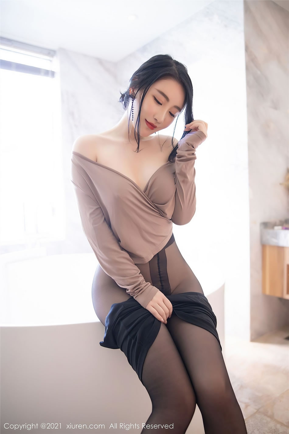 [XIUREN秀人网]  Cherry绯月樱 NO.3057 性感黑丝写真