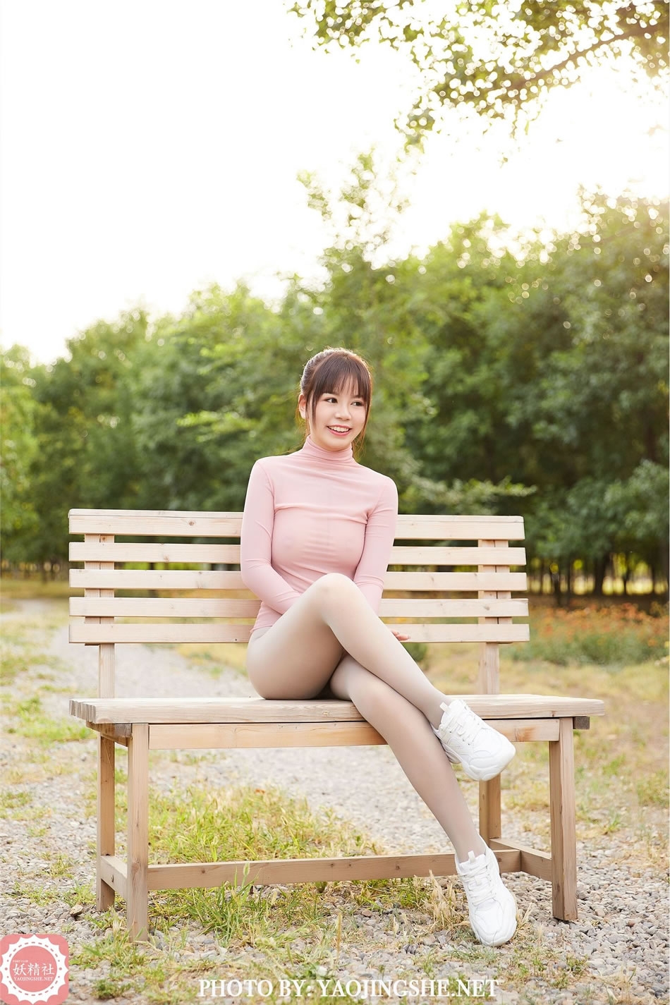 [YJS妖精社] 《妲己-公园小妖精》T2028 性感连体袜写真